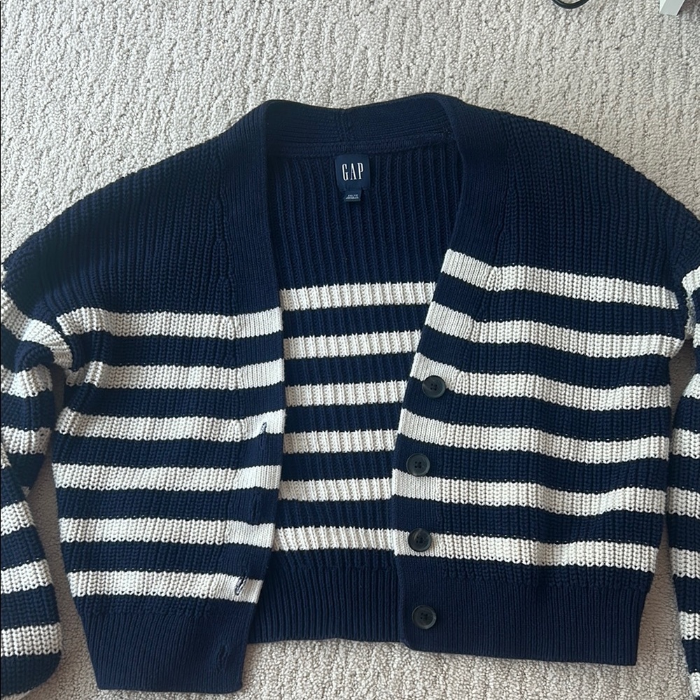 GAP Women's Striped Cardigan in Navy and White